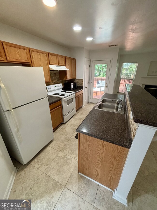 Building Photo - 141 Chastain Loop