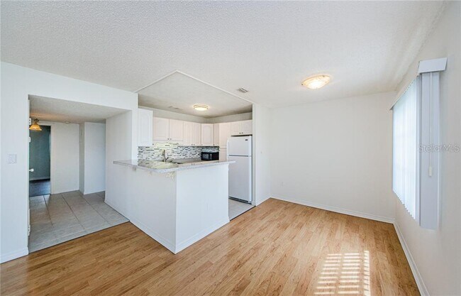 Building Photo - 383 S McMullen Booth Rd