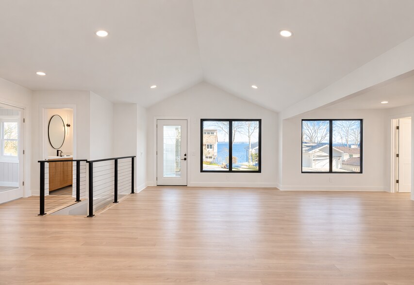 Living Room - 3101 Shadyside Dr