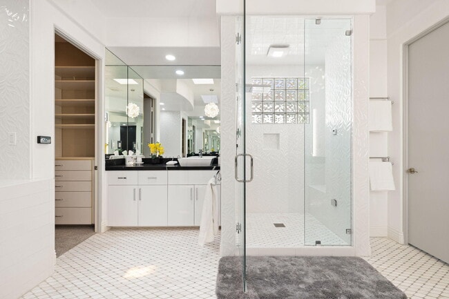 Building Photo - 49430 Montana Way