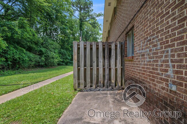 Building Photo - 2150 20th St