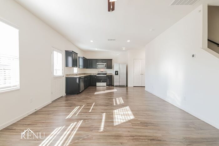 Building Photo - 6215 Old Bridge Way