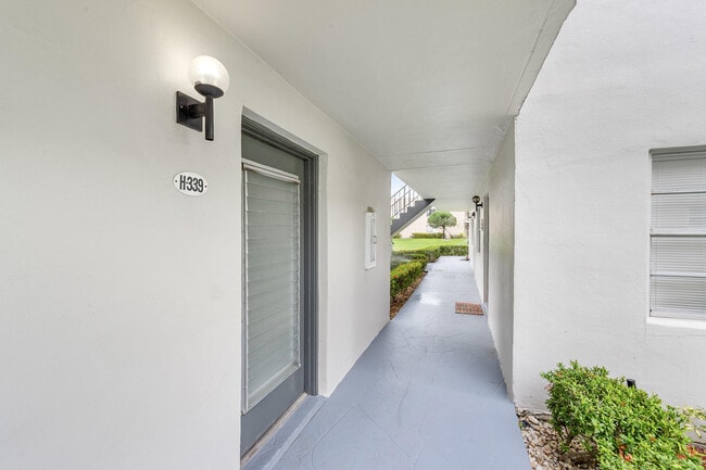 Building Photo - 339 Normandy Ln
