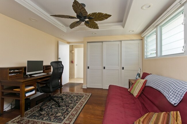 Building Photo - 3065 Kalakaua Ave