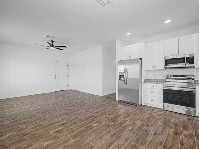 Building Photo - 5655 E 29th St