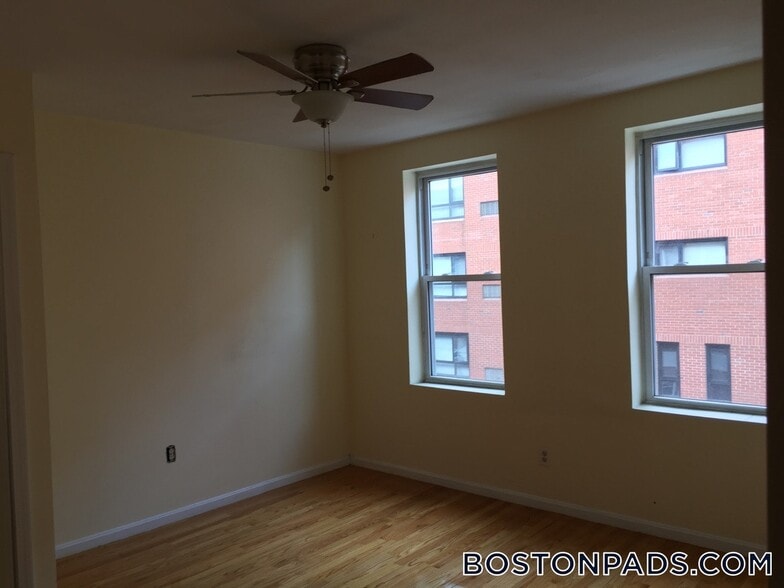 Building Photo - 145 Endicott St