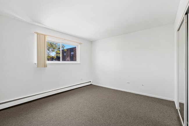 Building Photo - 8970 N Parkside Ave