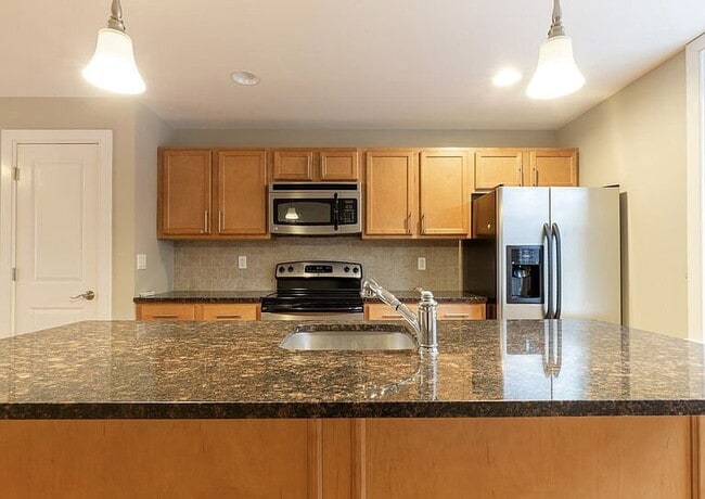 Building Photo - 2-Bed, 2-Bath Gem in Philadelphia's