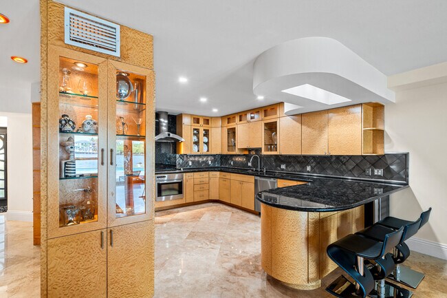 Building Photo - 1005 Bel Air Dr