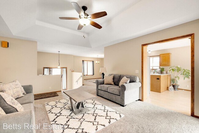 Building Photo - 3 br, 3 bath House - 6328 N. 105th Street