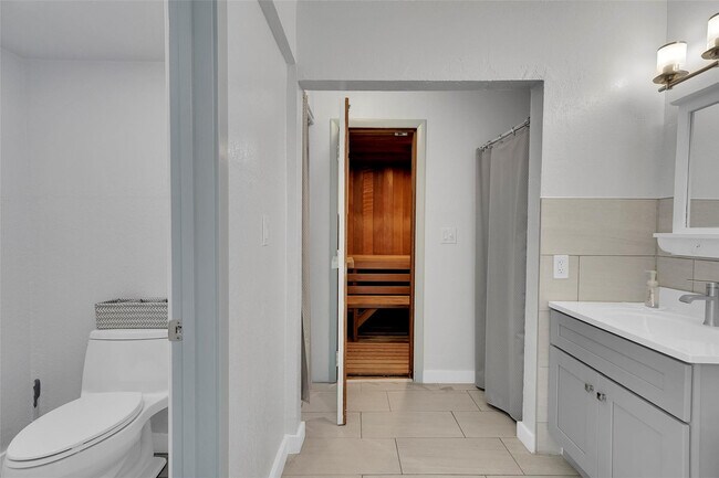 Building Photo - 400 N Surf Rd