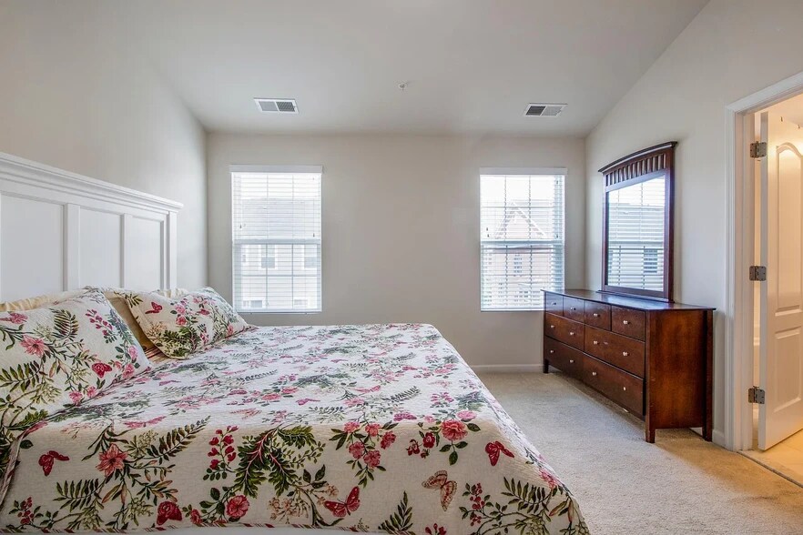 Building Photo - 7932 Pettigrew St