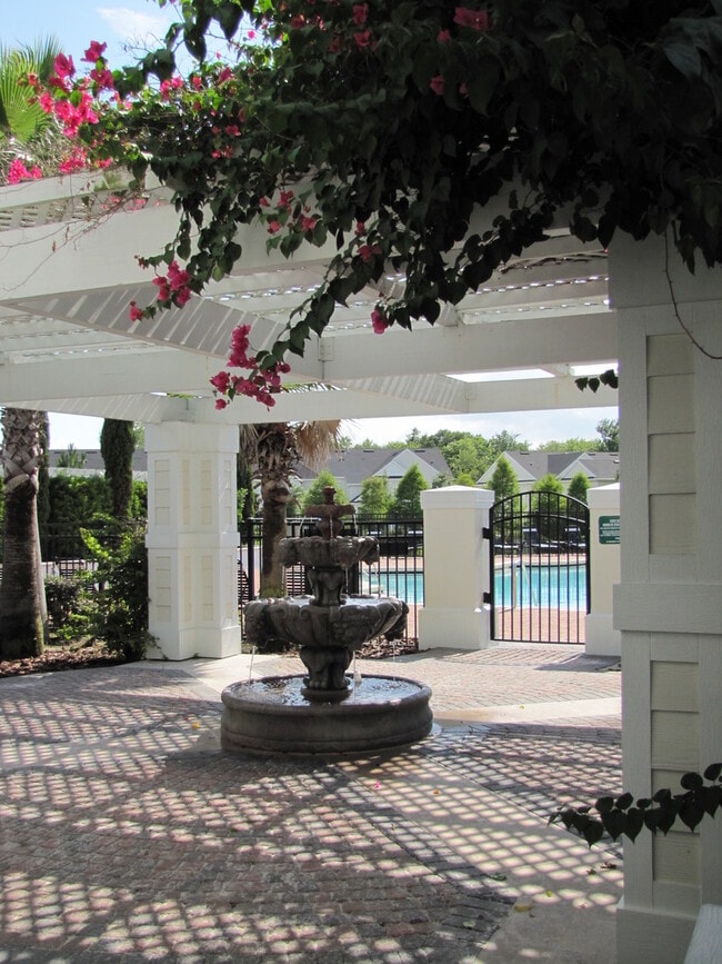 Building Photo - Gorgeous 3/2 Condo with 1 Car Garage in Ex...