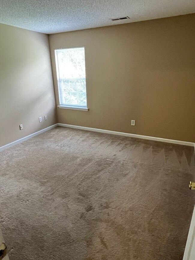 Building Photo - 10410 Pickerel Ln