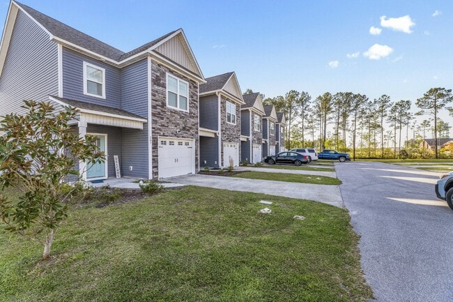 Building Photo - Stonebay Townhome