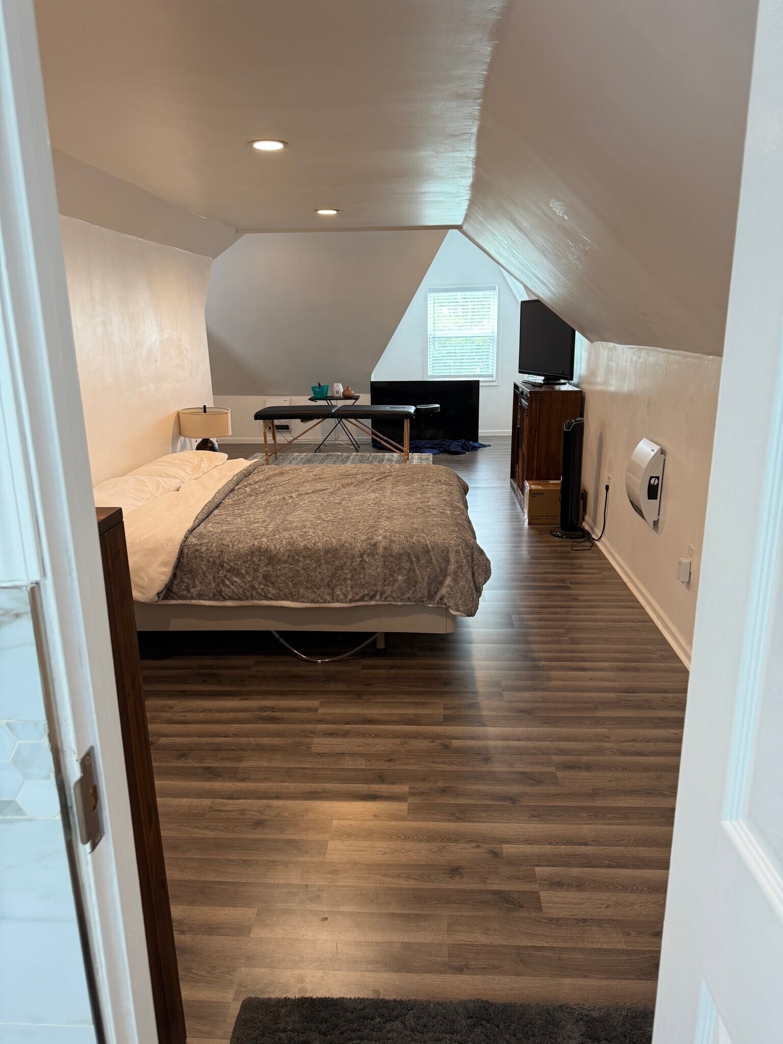 Building Photo - 18506 Snowden St