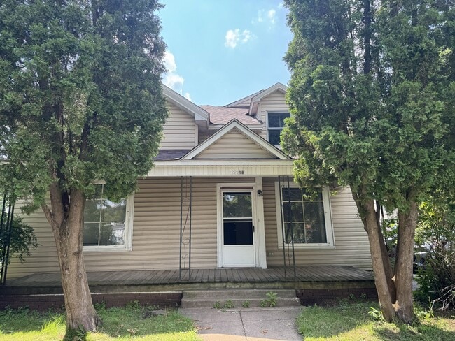 Primary Photo - 1118 S Barstow St