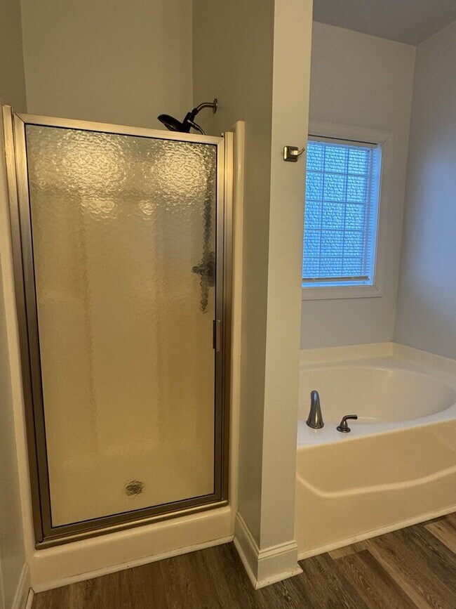 Building Photo - 106 Moonstone Ct