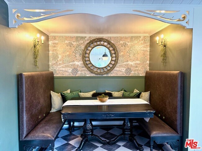 Building Photo - 370 Main St