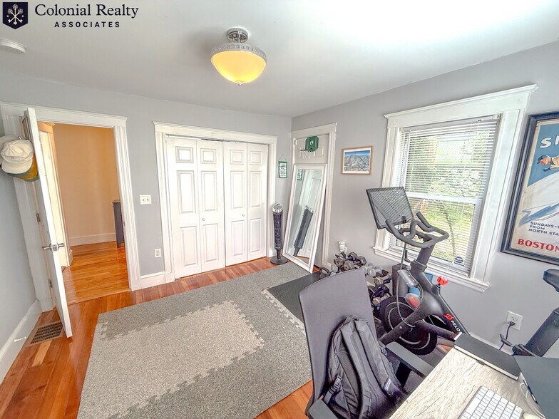 Building Photo - 81 Putnam St