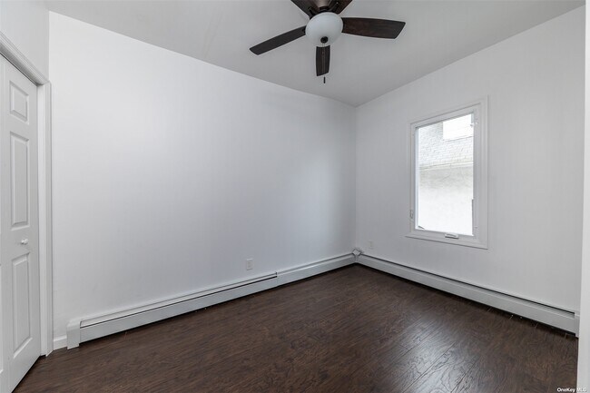 Building Photo - 114 W Chester St