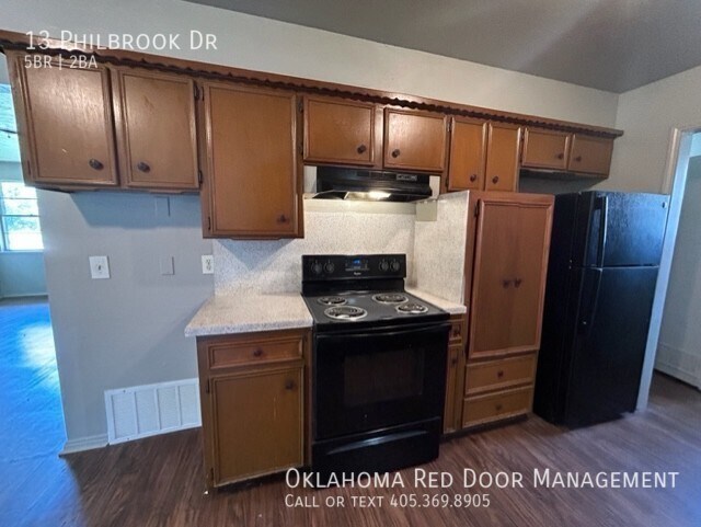 Building Photo - 13 Philbrook Dr