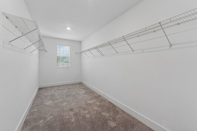 Building Photo - Stunning 4 BR + LOFT /2.5 BA/ 2 CG home in Gorgeous Bexley!