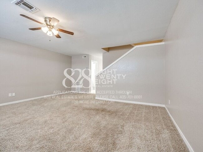 Building Photo - Spacious 2 Bed/2 Bath Townhome Duplex Available NOW in Moore, OK!