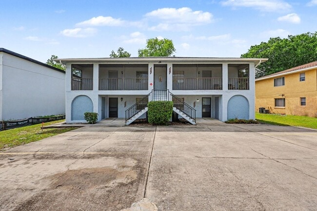 Building Photo - 2414 Fox Hollow Dr
