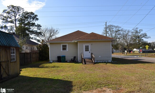 Building Photo - 501 S Presley St