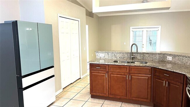 Building Photo - 326 Fox Lake Dr