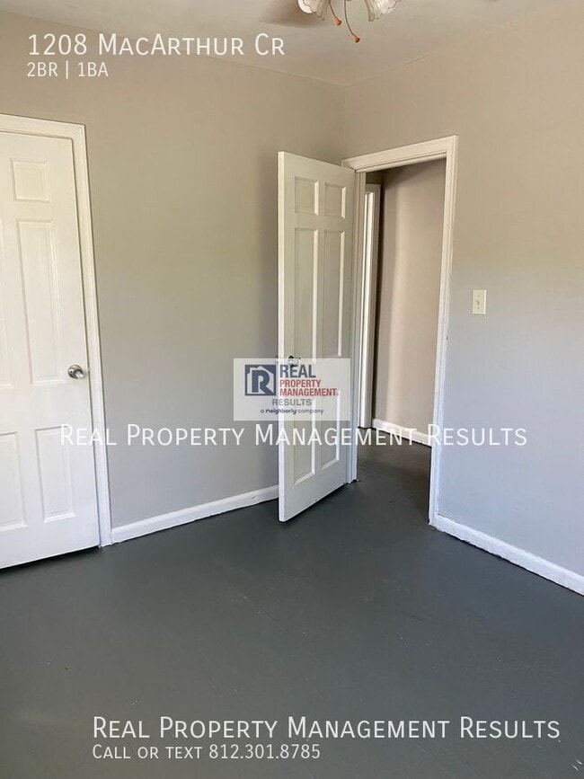 Building Photo - 1208 MacArthur Dr