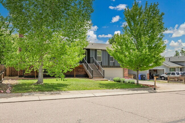 Building Photo - $2,700.00 - 4 Beds, 2 Baths, Single Family...