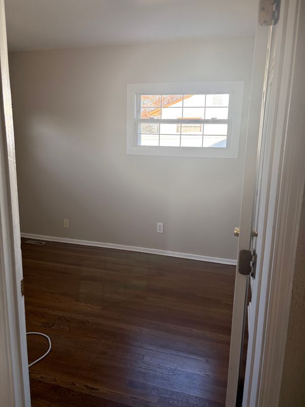 Building Photo - 8 Lynch Farm Dr