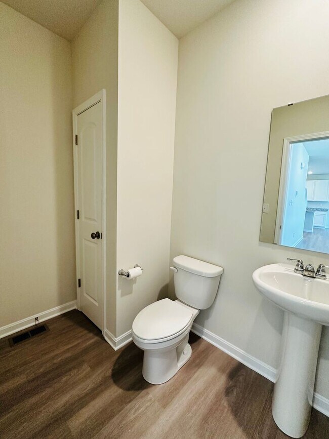 Building Photo - Charming New Construction Home for Rent in...