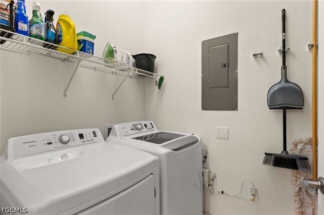 Building Photo - 8641 Piazza Del Lago Cir