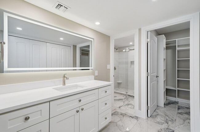 Building Photo - 3550 Galt Ocean Dr