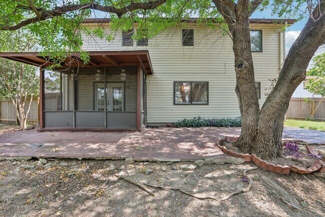 Building Photo - 1300 Tuxford Cove