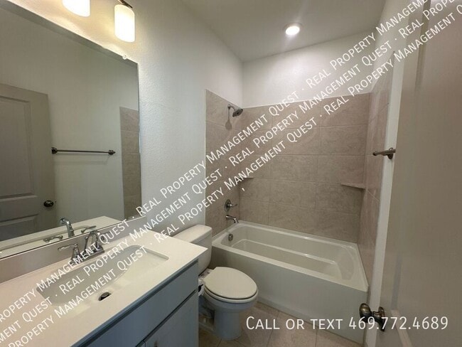 Building Photo - 4553 Cypress Thorn Dr