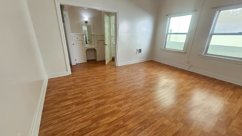 Building Photo - 727 S Coronado St