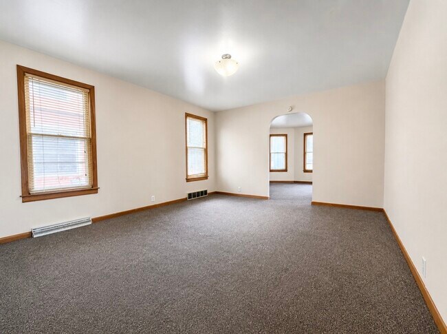 Building Photo - 16 Highland Ave