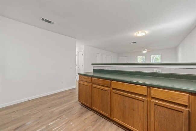 Building Photo - 1804 Singleton Ave