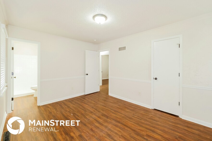 Building Photo - 2808 SE 2 St