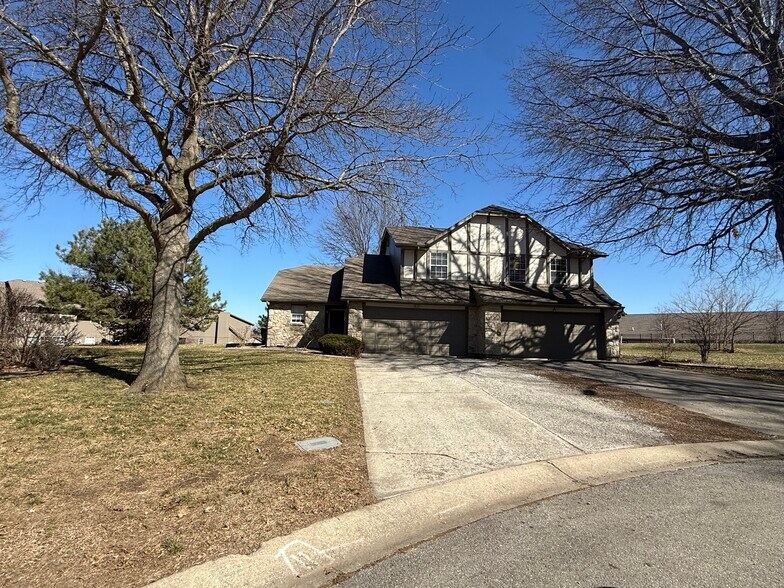 Building Photo - 1011 NW Porter Ct