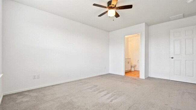 Building Photo - 141 Miracle Dr