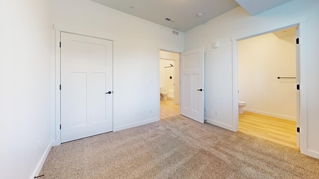 Building Photo - 1124 W 250 S