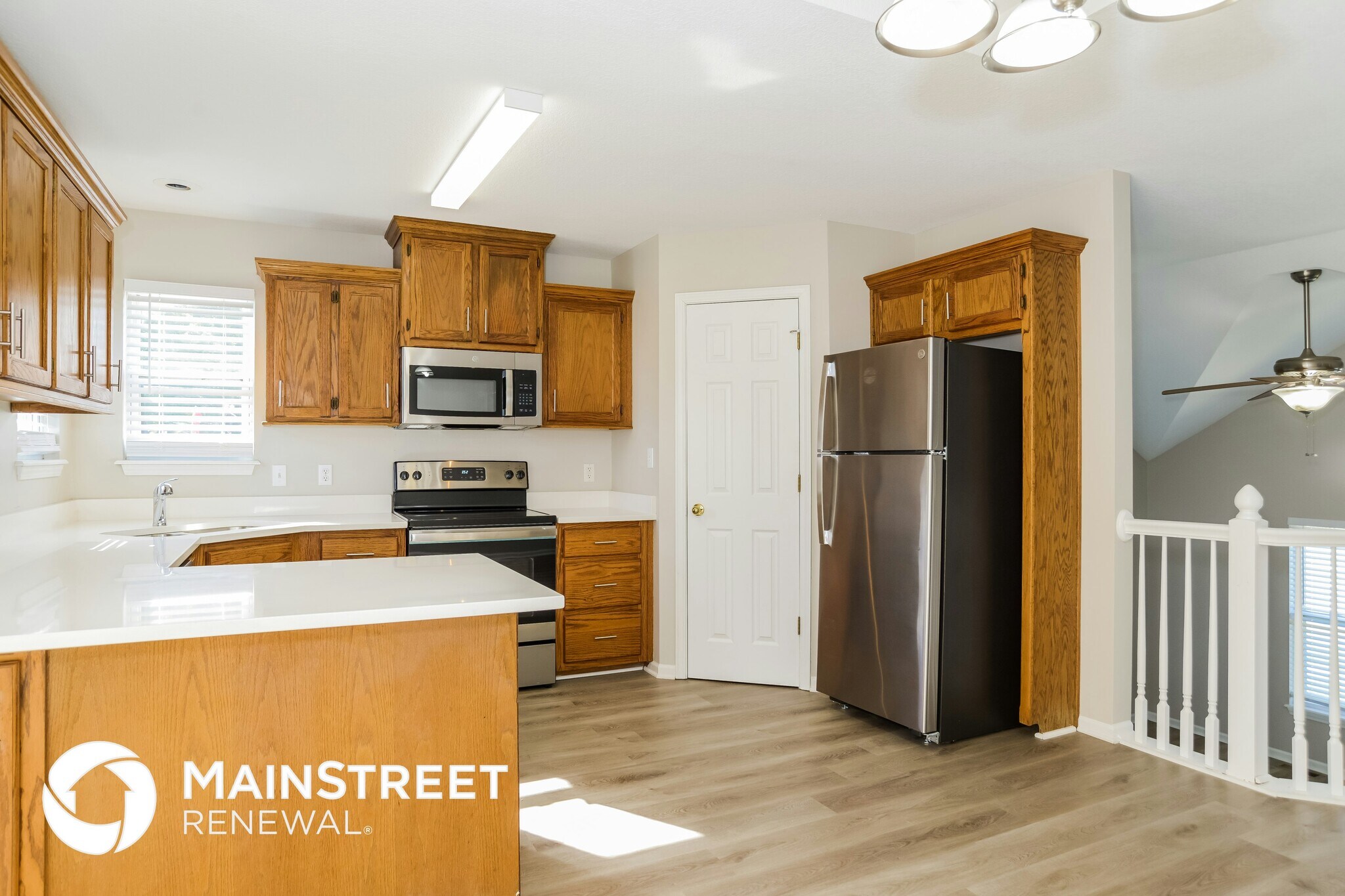 Building Photo - 1001 E Madelyn Dr