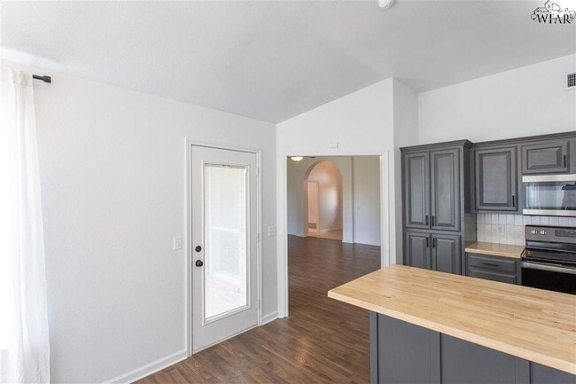 Building Photo - 6051 Laci Ln