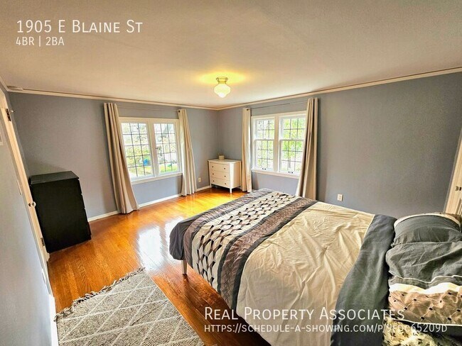 Building Photo - 1905 E Blaine St