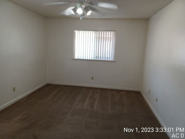 Building Photo - Garden Square Apartments